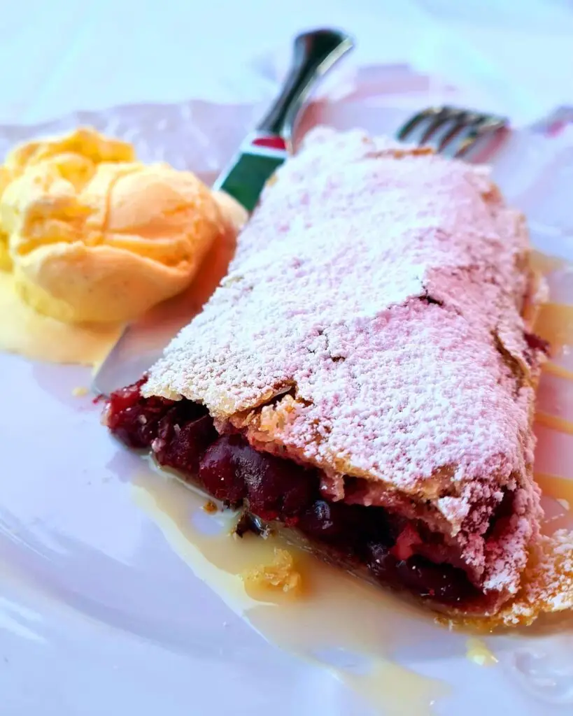 dessert apple strudel after Zagreb hike & taste walking part